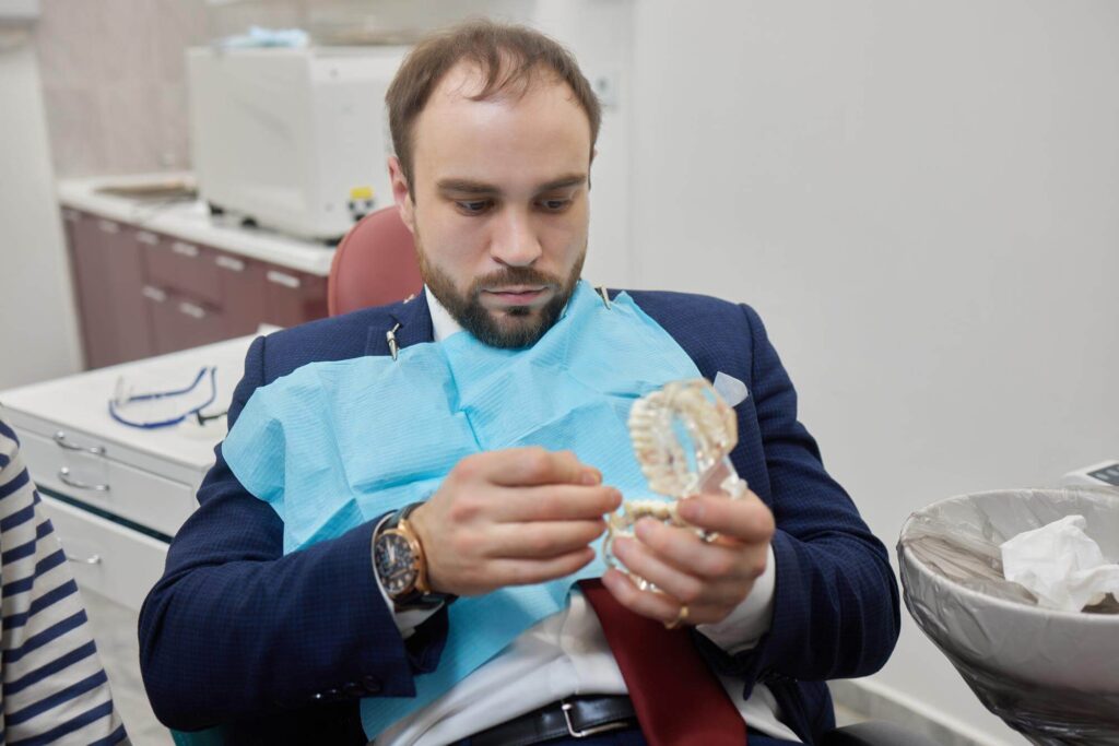 zirkonyum diş kaplama zararları ve sararma durumu nedir?